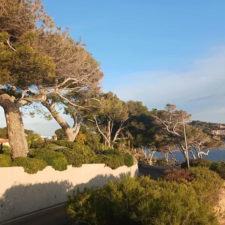 Charmant T2 Proche Plage Quartier Paisible Avec Balcon Parking * Sanary-sur-Mer