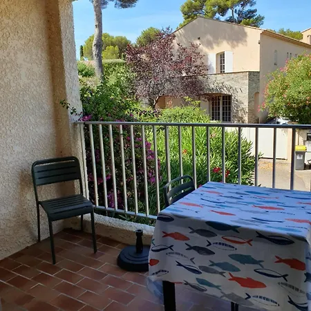 Charmant T2 Proche Plage Quartier Paisible Avec Balcon Parking Sanary-sur-Mer