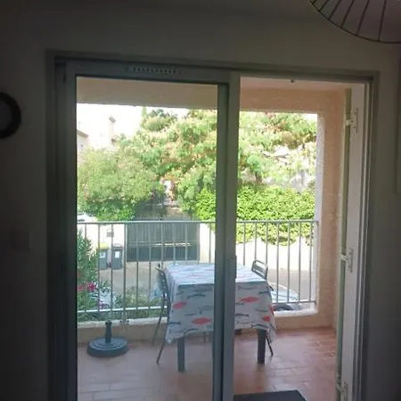 Charmant T2 Proche Plage Quartier Paisible Avec Balcon Parking * Sanary-sur-Mer