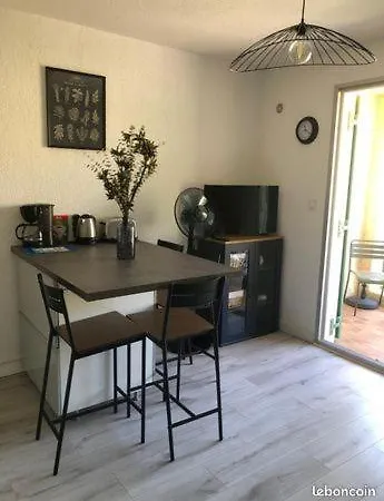 Lägenhet Charmant T2 Proche Plage Quartier Paisible Avec Balcon Parking Sanary-sur-Mer